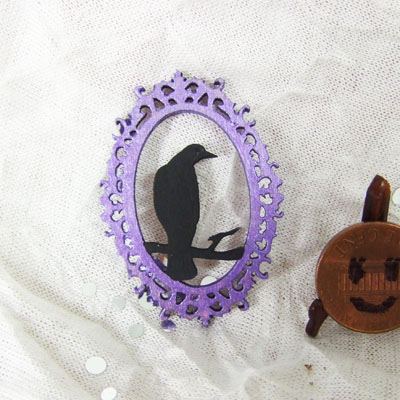 Purple frame with a Black Crow - Halloween Wreath 1:12